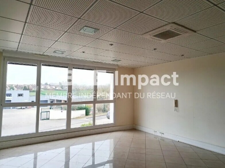 Office in Fontaine-lès-Dijon for lease - Interior Photo - Image 2 of 8