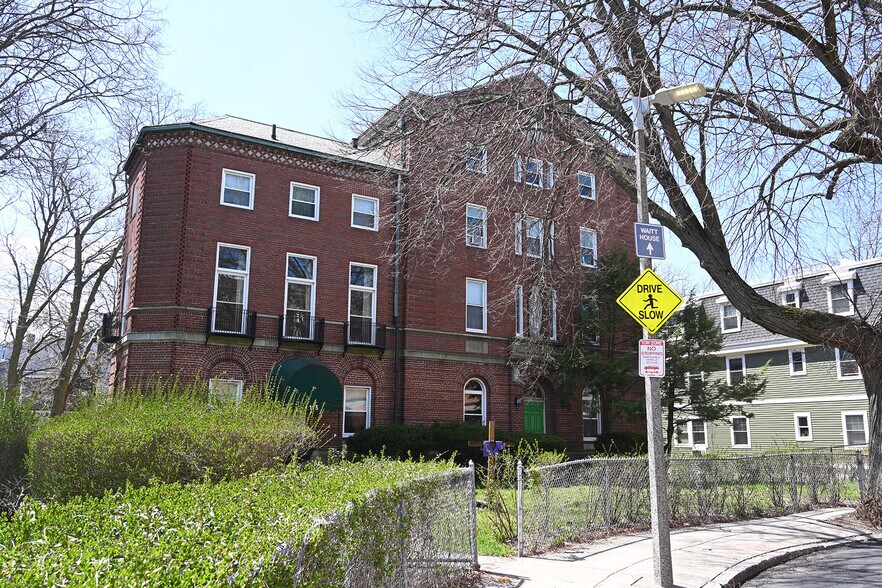 115 Mount Pleasant Ave, Boston, MA for lease - Building Photo - Image 2 of 4