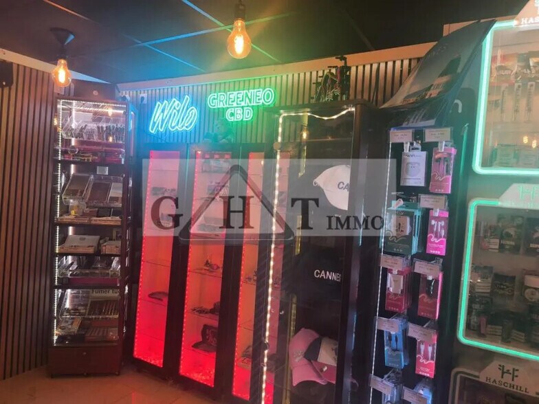 Retail in Cannes for sale - Building Photo - Image 3 of 3