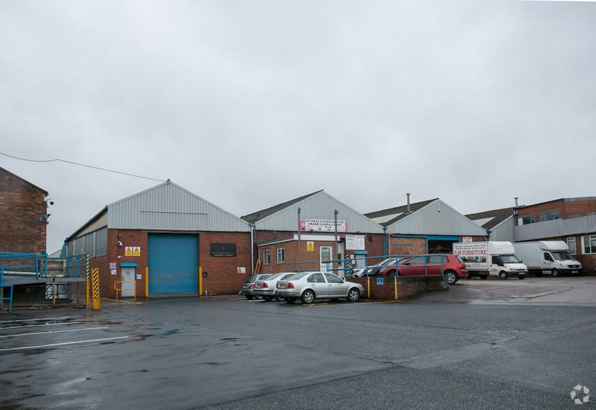 Units 4-7 Delta Trading Est, Bilston Rd, Wolverhampton for lease - Building Photo - Image 1 of 4