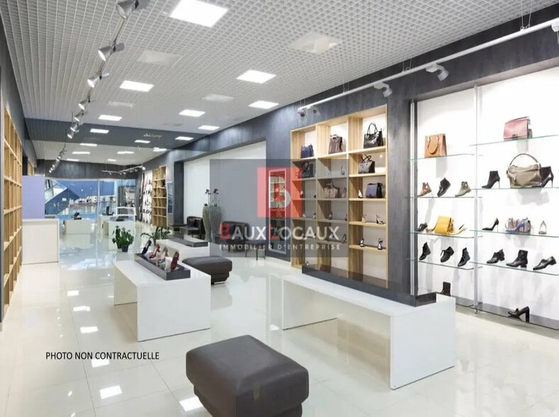 Retail in Avignon for lease - Interior Photo - Image 1 of 5