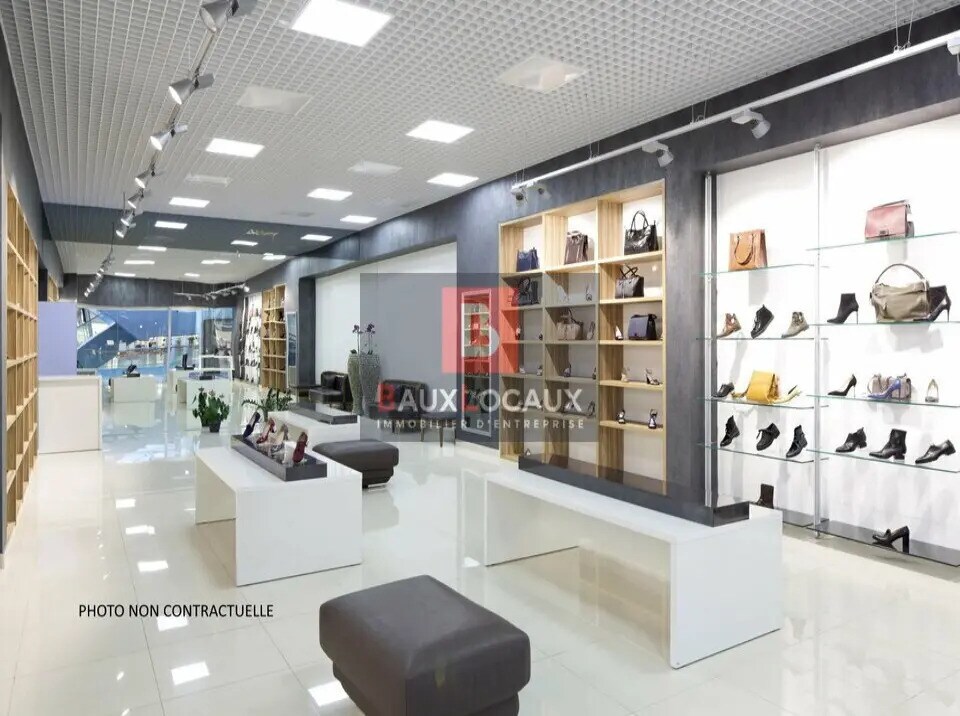 Retail in Avignon for lease Interior Photo- Image 1 of 6