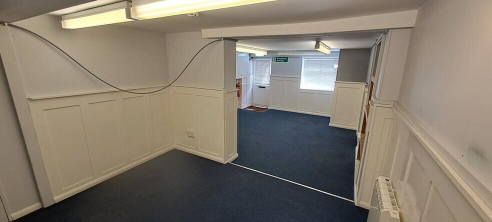 22 Queens Rd, Brighton for lease - Building Photo - Image 3 of 9