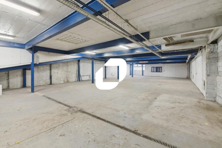 Flex in Gentilly for lease - Interior Photo - Image 2 of 9