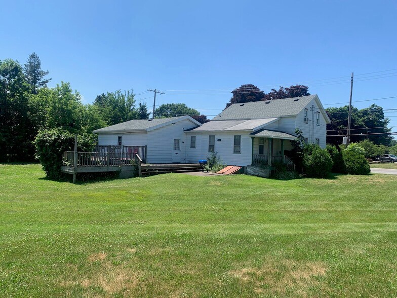 974 Jackson Rd, ster, NY 14580