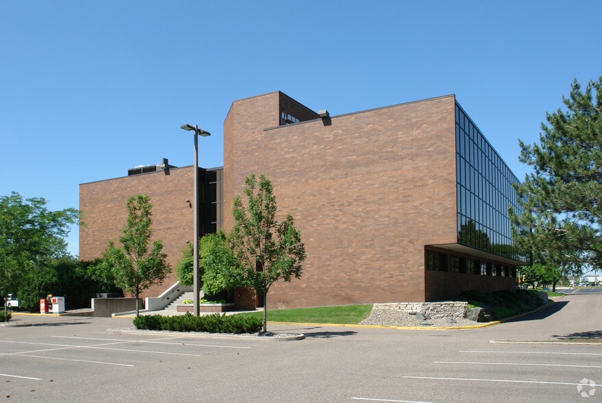 7101 York Ave S, Edina, MN for lease - Building Photo - Image 2 of 8
