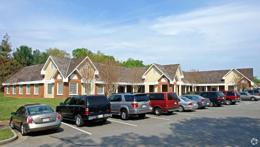 16001616 Huguenot Rd, Midlothian, VA 23113