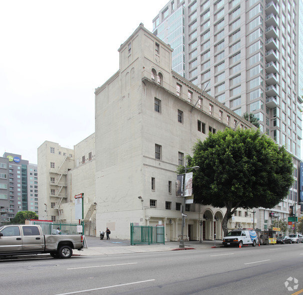 940 S Figueroa St, Los Angeles, CA for lease - Building Photo - Image 2 of 4