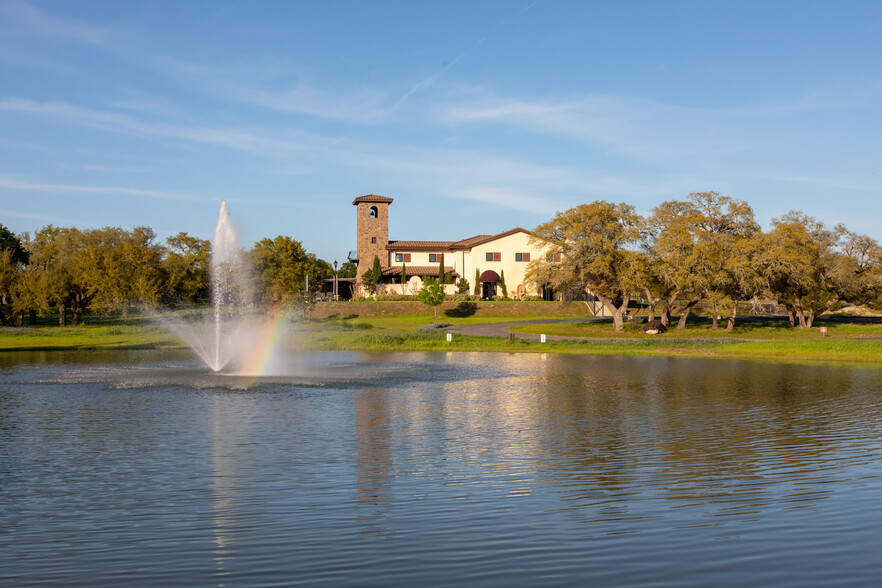 2550 Bell Springs Rd, Dripping Springs, TX for sale - Primary Photo - Image 1 of 83