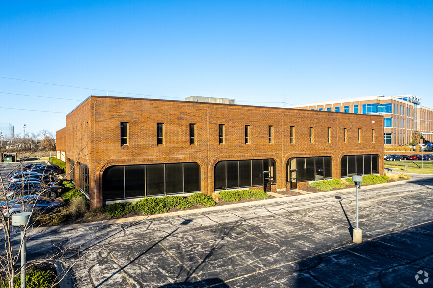 5200 W 110th St, Overland Park, KS for lease - Building Photo - Image 3 of 7