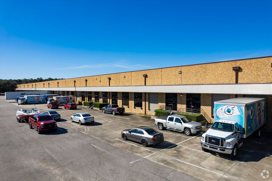 1907-1911 N US Highway 301, Tampa, FL for lease - Building Photo - Image 1 of 4