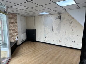 306 Southcoates Ln, Hull for lease Interior Photo- Image 2 of 2