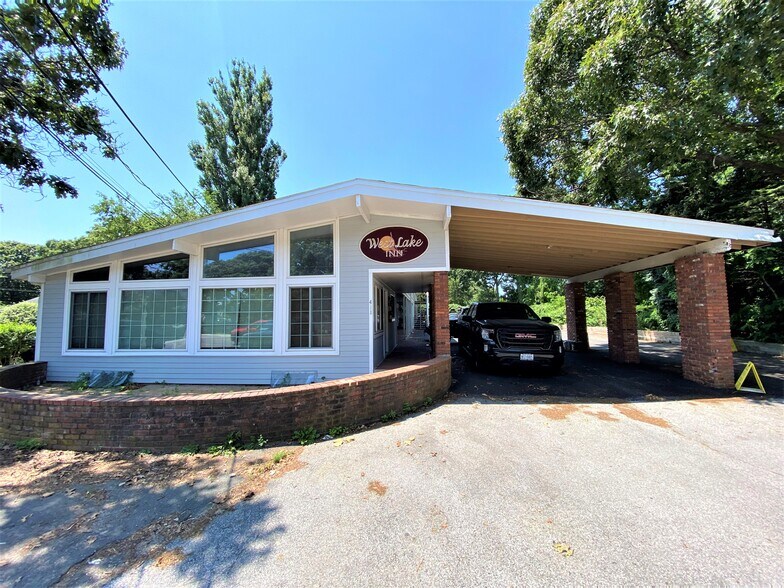 411 W Lake Dr, Montauk, NY 11954 West Lake Inn