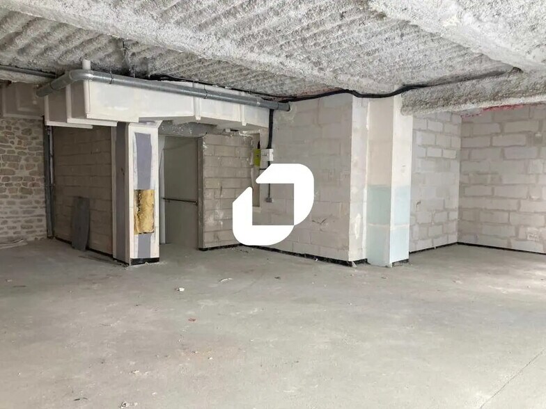 Retail in Paris for lease - Building Photo - Image 3 of 7