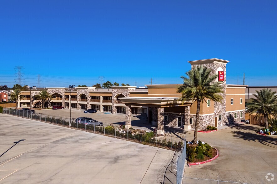 11570 FM 1960 Rd W, Houston, TX for sale - Primary Photo - Image 1 of 1