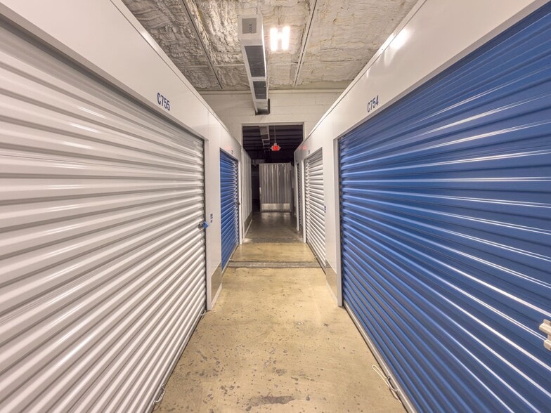 Carolina Secure Storage portfolio of 3 properties for sale on LoopNet.com - Building Photo - Image 2 of 20