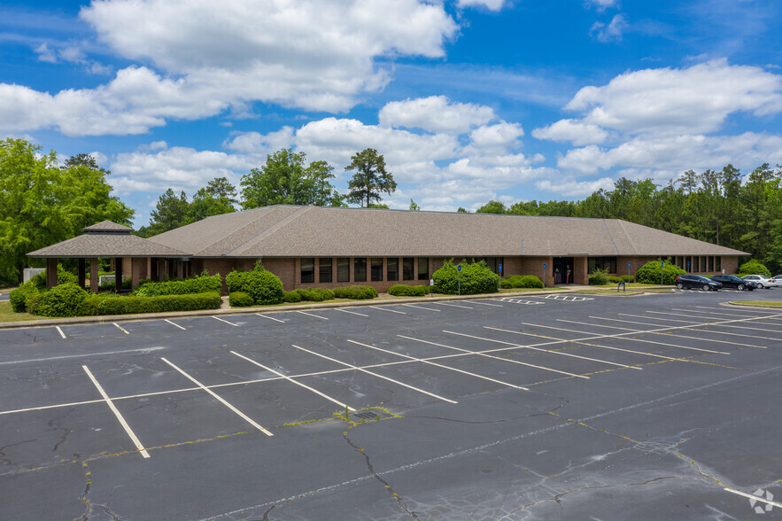 2300 Brookstone Centre Pky, Columbus, GA for lease - Primary Photo - Image 1 of 7