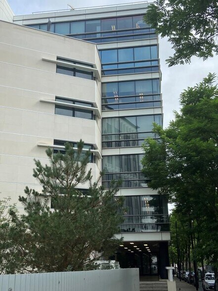1 Rue François Jacob, Rueil-Malmaison for lease - Building Photo - Image 2 of 12