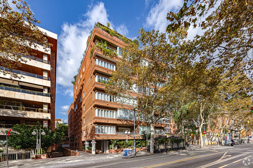 Office/Medical in Barcelona, Barcelona for lease - Building Photo - Image 2 of 2