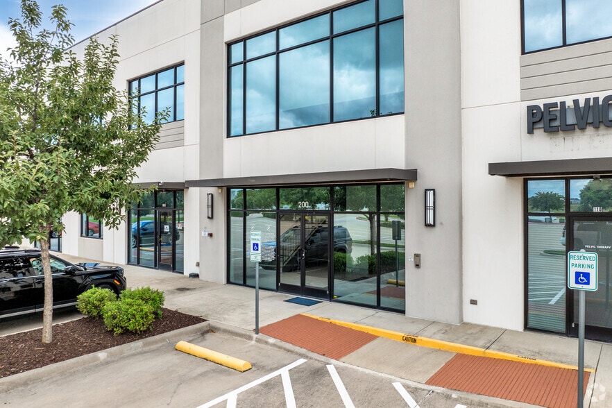 4200 Mapleshade Ln, Plano, TX for sale - Building Photo - Image 3 of 6