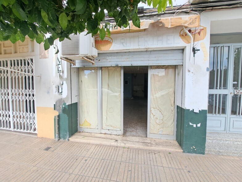 Retail in Alzira for lease - Building Photo - Image 1 of 6