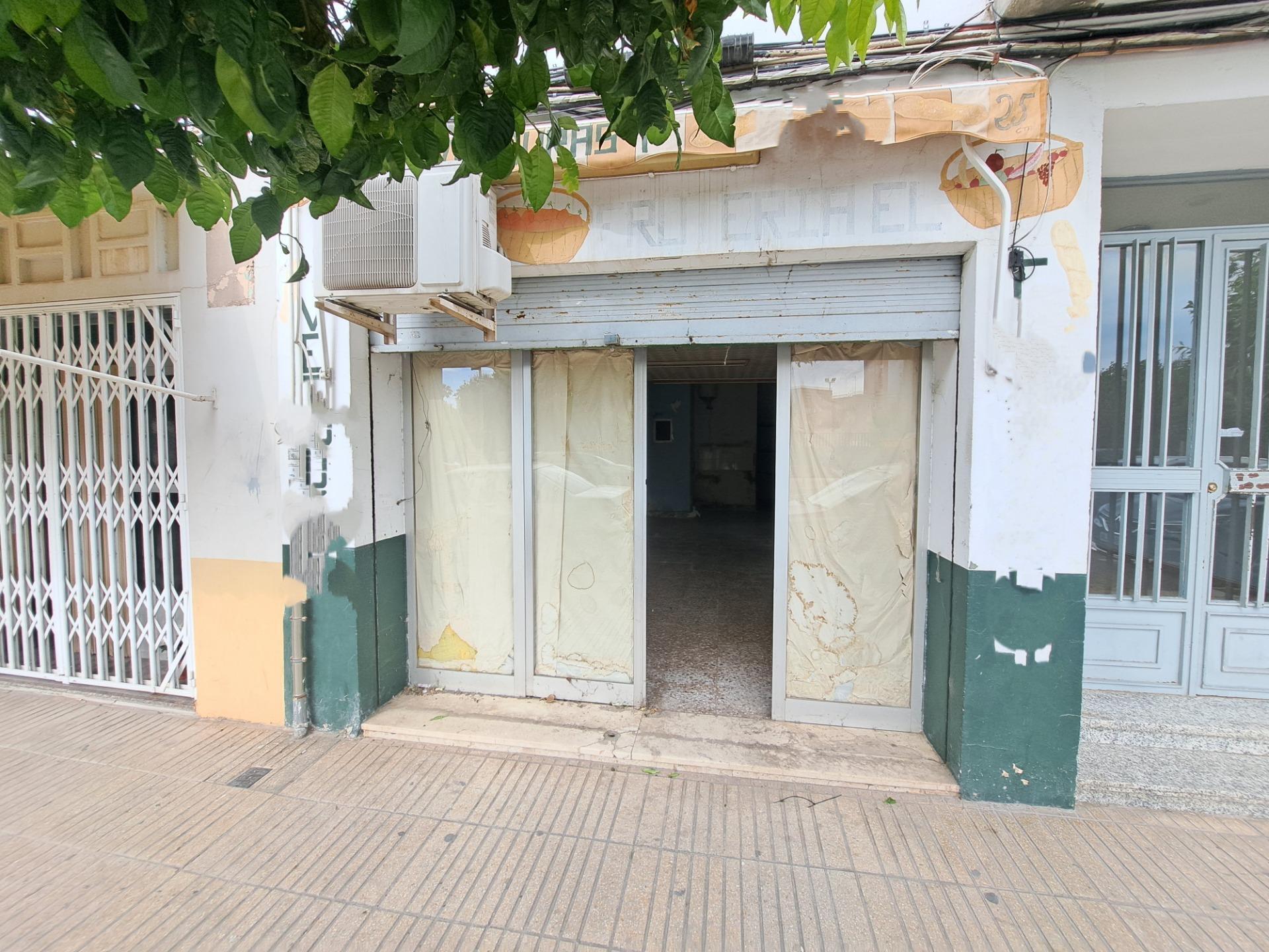 Retail in Alzira for lease Building Photo- Image 1 of 7