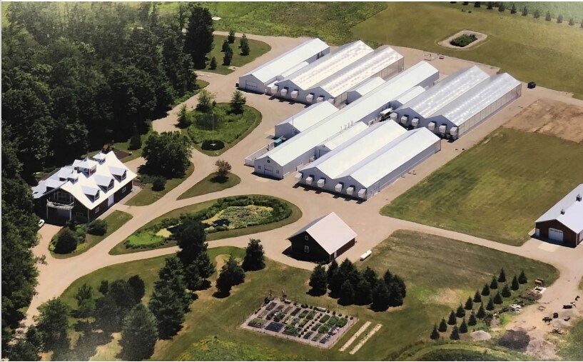 7550 Elm Valley Rd, Three Oaks, MI 49128