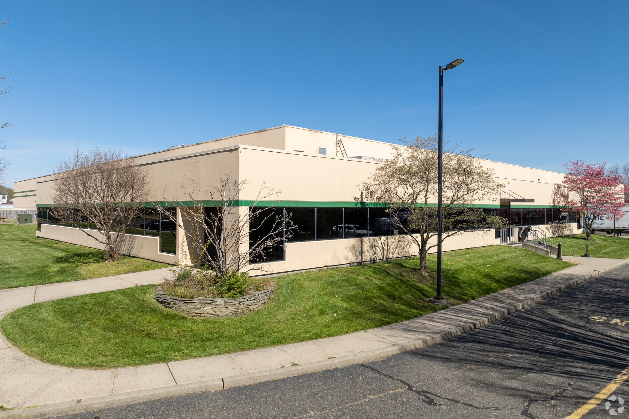 183 Three Brooks Rd, Freehold, NJ for lease Primary Photo- Image 1 of 10