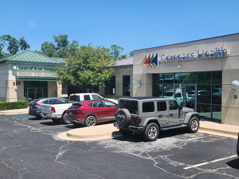 Parkside Village portfolio of 2 properties for sale on LoopNet.com - Building Photo - Image 3 of 7