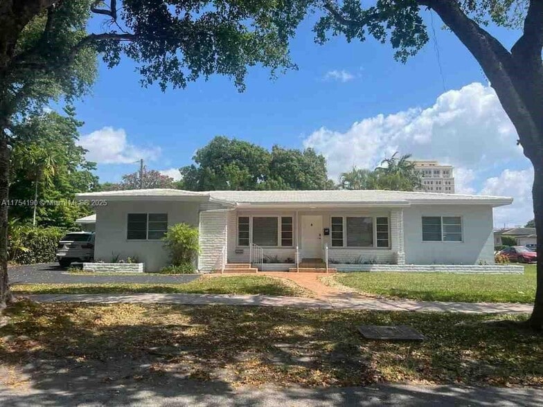401 Malaga Ave, Coral Gables, FL for sale - Primary Photo - Image 1 of 12