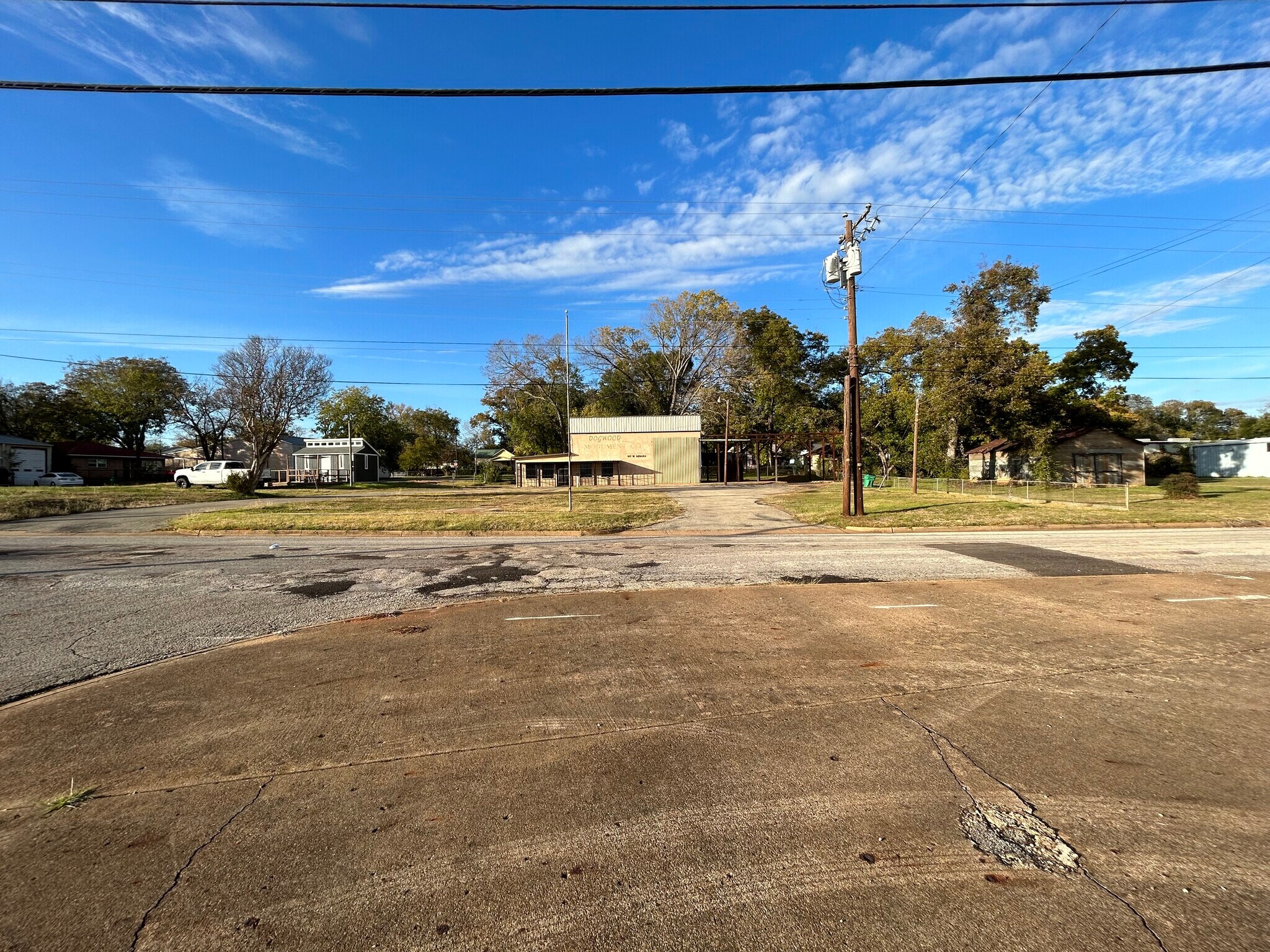 917 W Debard St, Palestine, TX 75801 Building and Lot