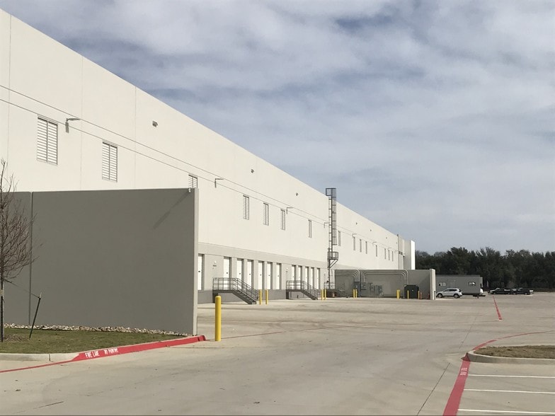 14601 Sovereign Rd, Fort Worth, TX for sale - Building Photo - Image 1 of 1