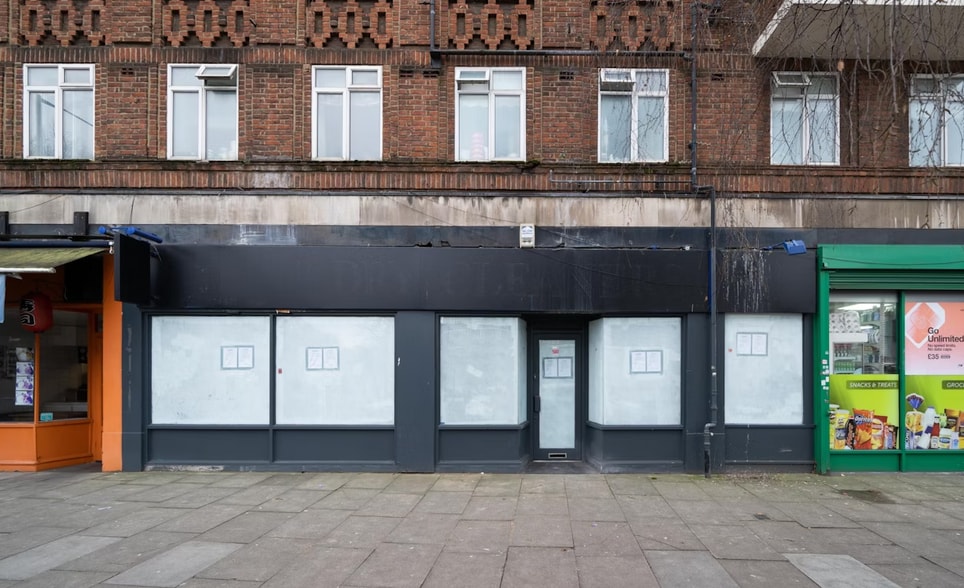Keswick Broadway, London for lease - Building Photo - Image 1 of 3