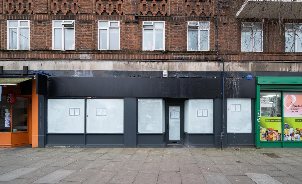 Keswick Broadway, London for lease Building Photo- Image 1 of 4