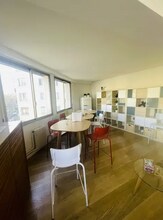 17 Rue De L'Hotel De Ville, Neuilly-sur-Seine for lease Interior Photo- Image 2 of 9