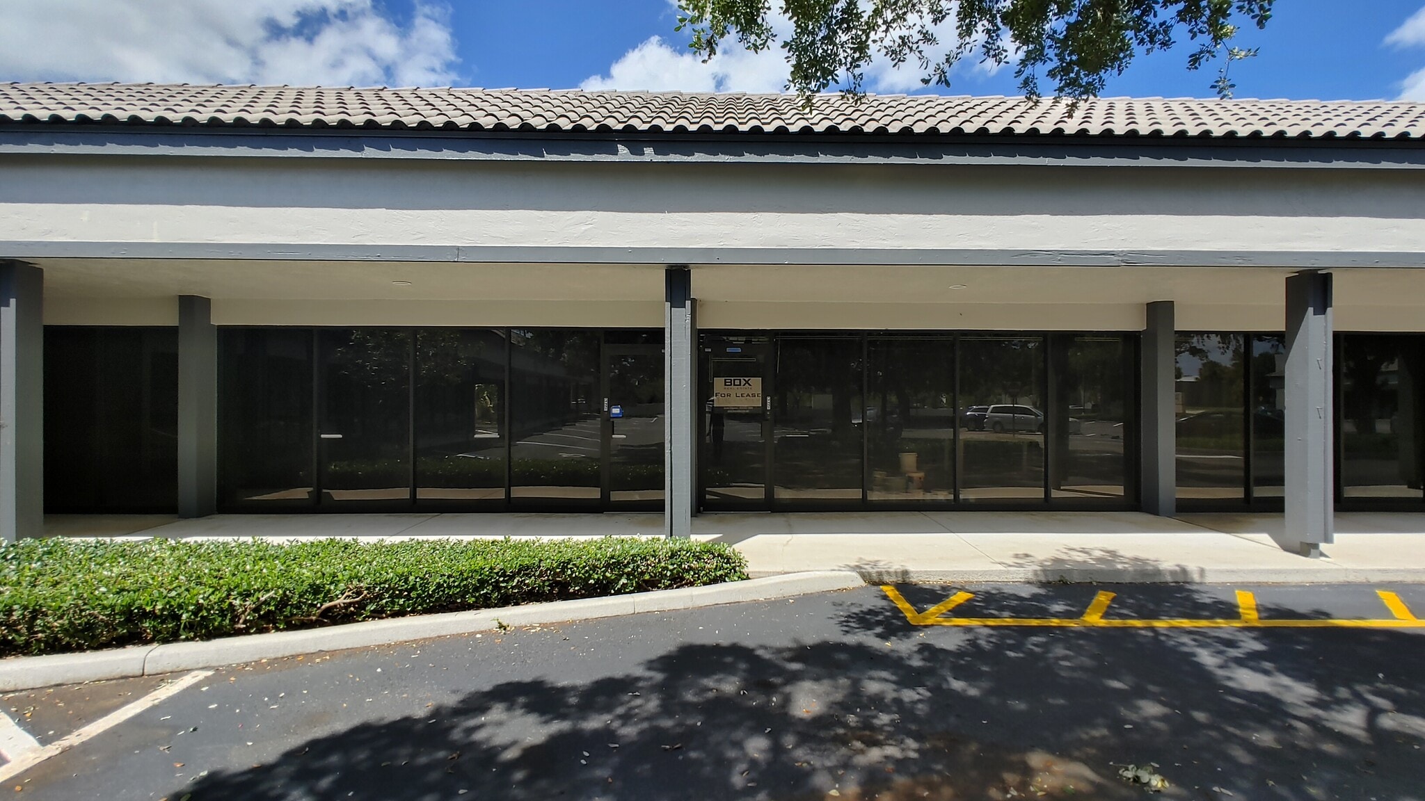 7443-7495 N University Dr, Tamarac, FL for lease Interior Photo- Image 1 of 2