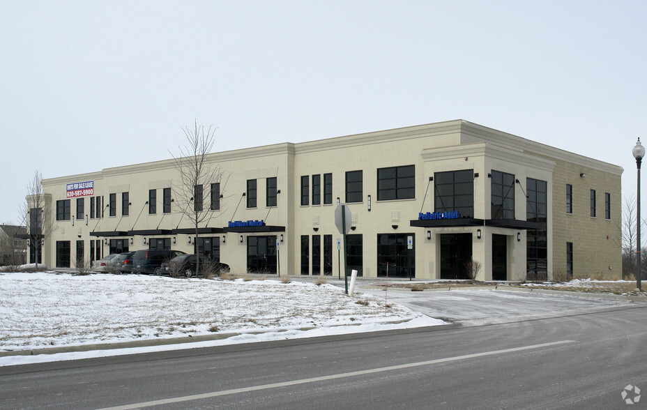 1205-1225 W Oak St, North Aurora, IL for sale - Building Photo - Image 2 of 5