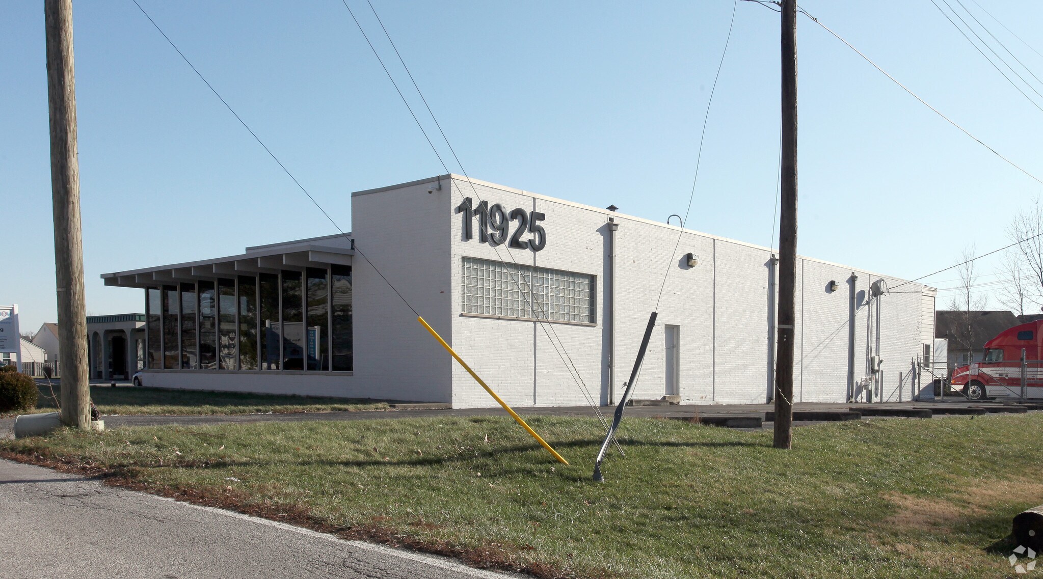 11925 E 65th St, Indianapolis, IN for sale Primary Photo- Image 1 of 1