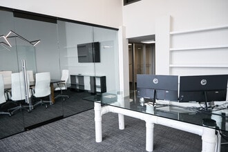 1300 Meridian St N, Huntsville, AL for lease Interior Photo- Image 2 of 16