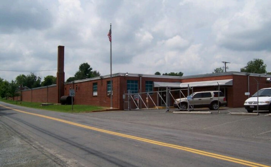 234 Virginia St, Hillsville, VA for lease Primary Photo- Image 1 of 2