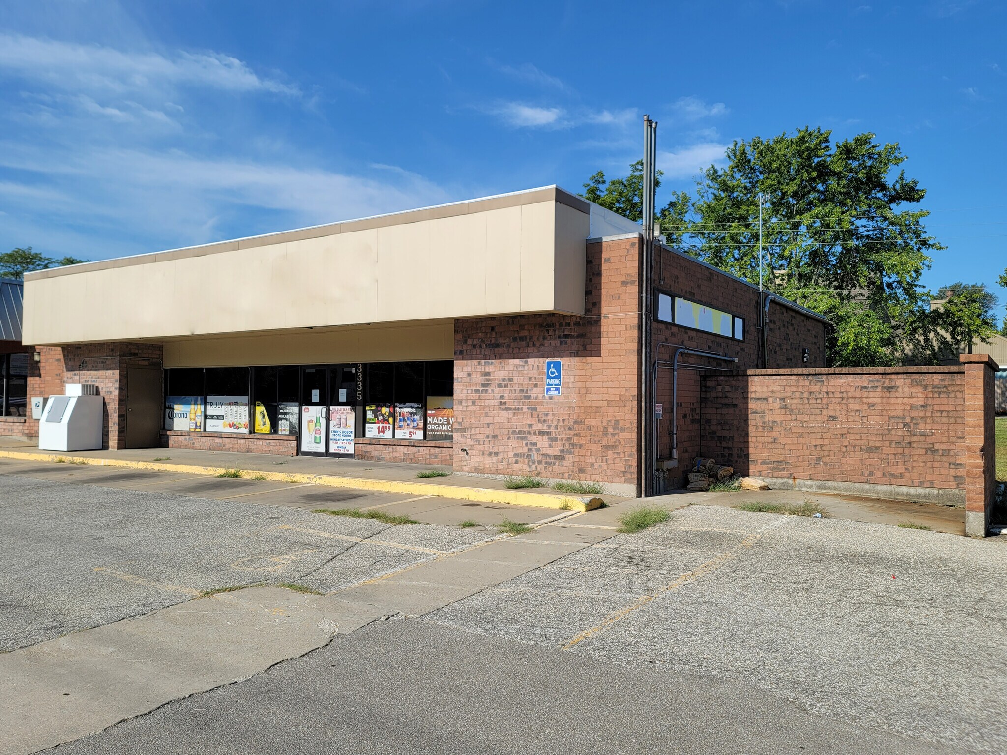 3335 SW Gage Blvd, Topeka, KS for sale Primary Photo- Image 1 of 1