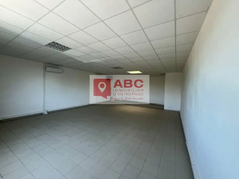 Office in Le Crès for lease - Interior Photo - Image 3 of 6