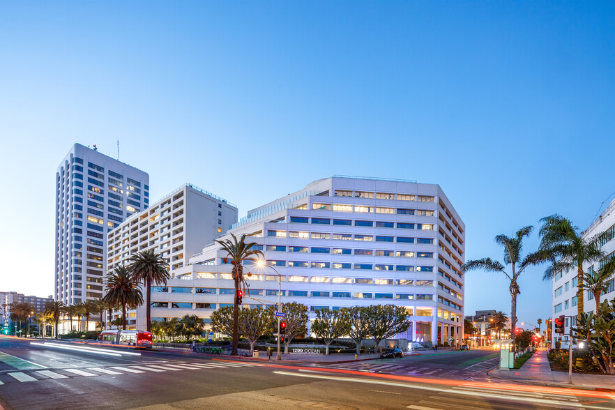 1299 Ocean Ave, Santa Monica, CA for lease - Primary Photo - Image 1 of 30