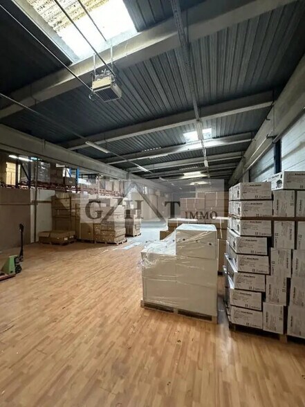 Industrial in Le Blanc-Mesnil for lease - Interior Photo - Image 2 of 4