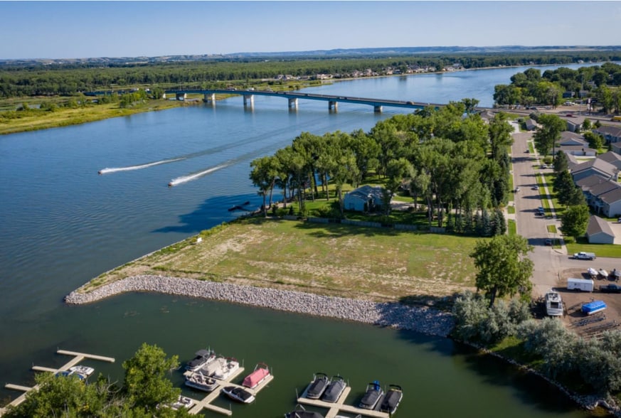 2600 Marina Rd SE, Mandan, ND 58554
