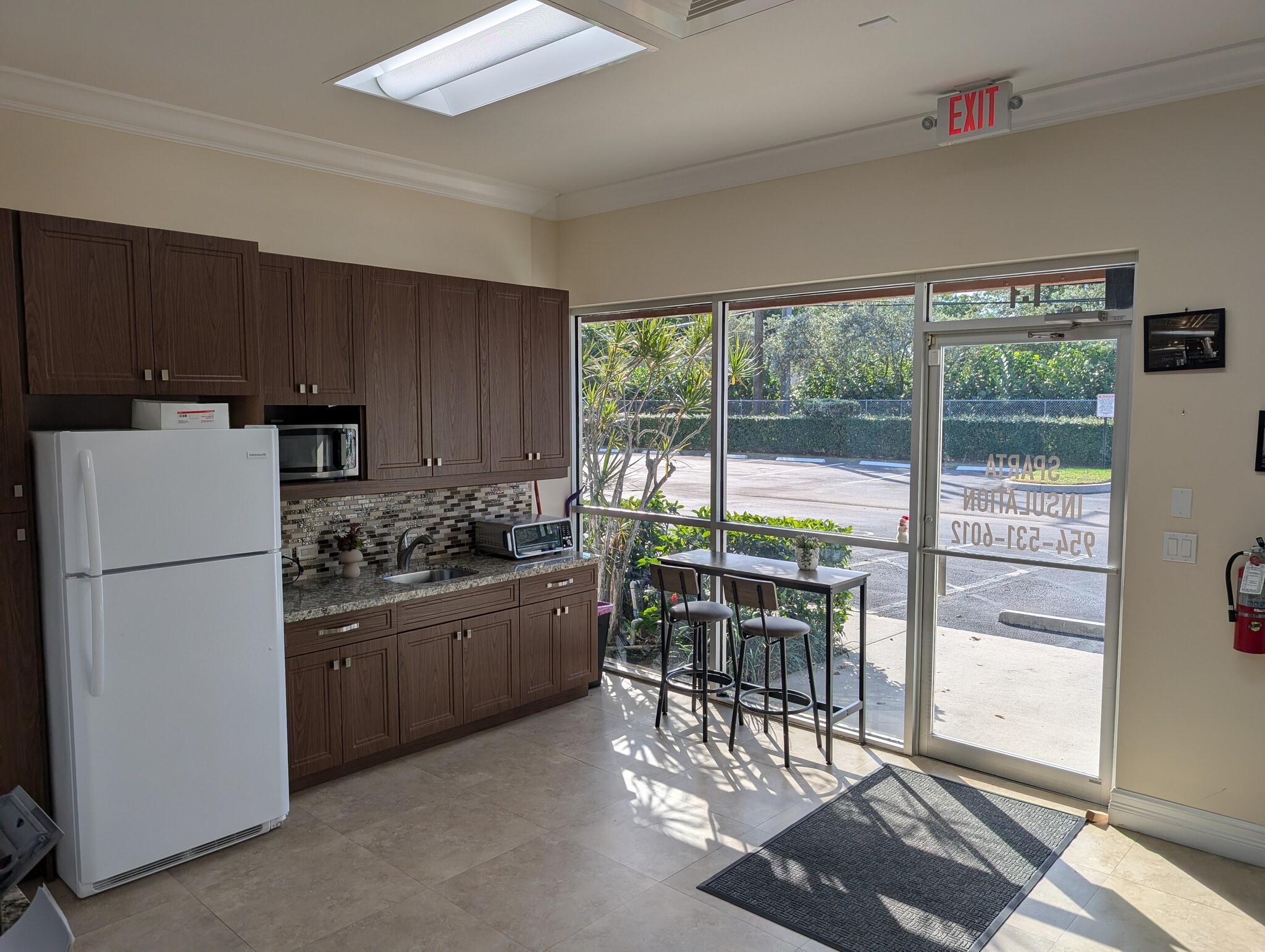 6601 Lyons Rd, Coconut Creek, FL for lease Interior Photo- Image 1 of 5