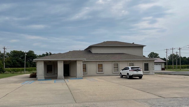 1124 N Main St, Sikeston, MO for lease - Building Photo - Image 2 of 8