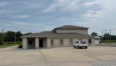 1124 N Main St, Sikeston, MO for lease Building Photo- Image 1 of 7