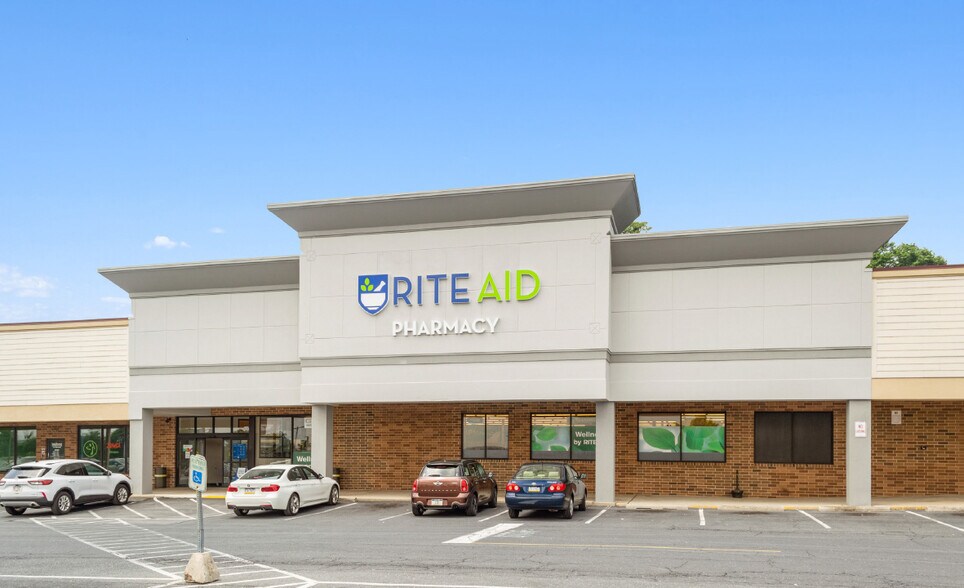 409463 N Enola Rd, Enola, PA 17025 Summerdale Plaza