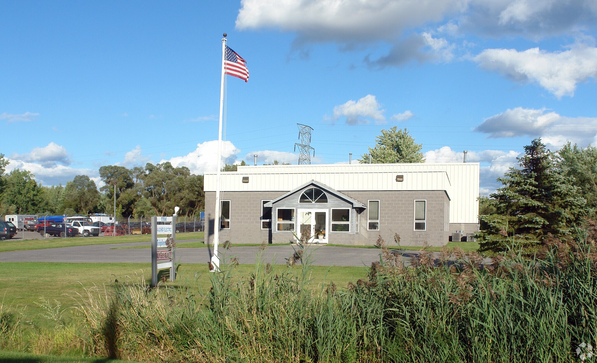 7706 Maltage Dr, Liverpool, NY for sale Primary Photo- Image 1 of 1